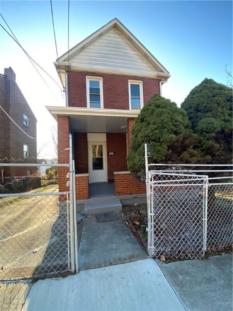 Photo of 908 North Ave, Braddock, PA 15104 (MLS # 1735124)