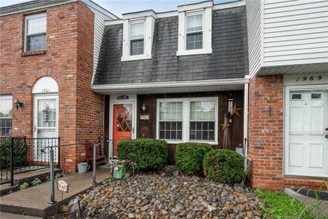Townhouse For Sale - 1965 Kirkby Dr Dr<br/> South Park, PA 15129