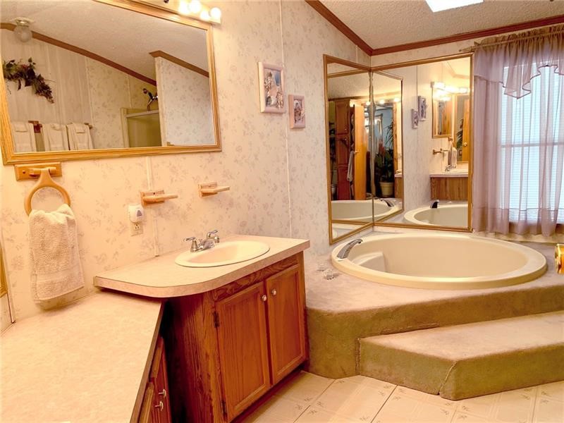 213 Storm Ln, Adamsburg, Pennsylvania image 8