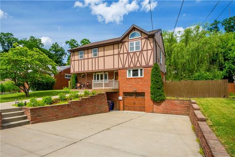 Photo of 1031 Sanda Dr, Pittsburgh, PA 15227 (MLS # 1760934)