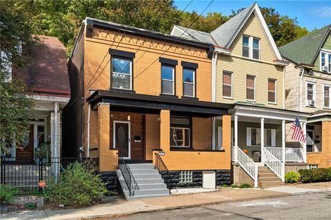 Photo of 848 Grand Ave, Pittsburgh, PA 15212 (MLS # 1731445)