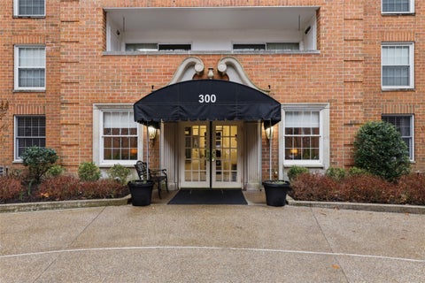 Photo for 300 Fox Chapel Rd 407