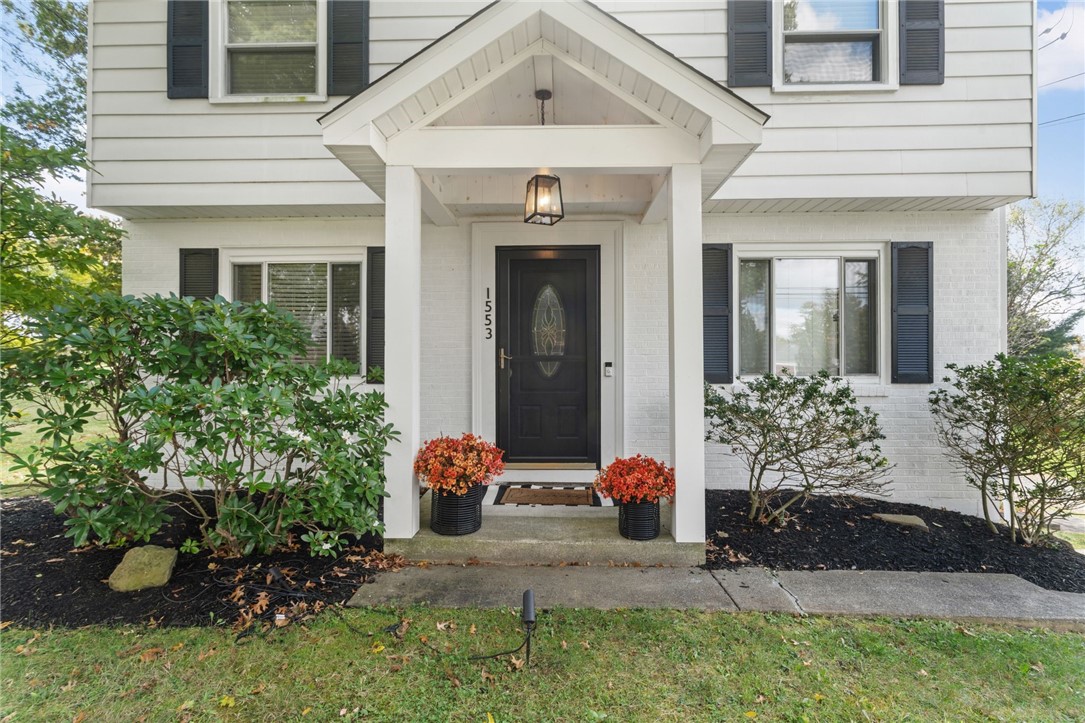 1553 Crestview Dr