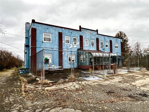 Photo of 697 Vanderbilt Rd, Connellsville, PA 15425 (MLS # 1742907)