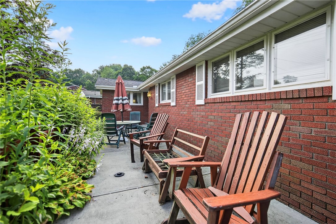 Moon/Crescent Twp, Pennsylvania 15108, United States, 3 Bedrooms Bedrooms, ,3 BathroomsBathrooms,Residential,Active,176091