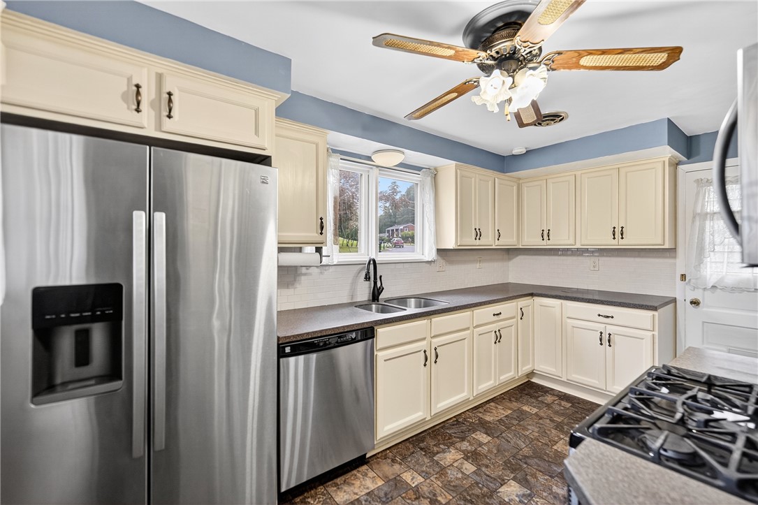 Moon/Crescent Twp, Pennsylvania 15108, United States, 3 Bedrooms Bedrooms, ,3 BathroomsBathrooms,Residential,Active,176091