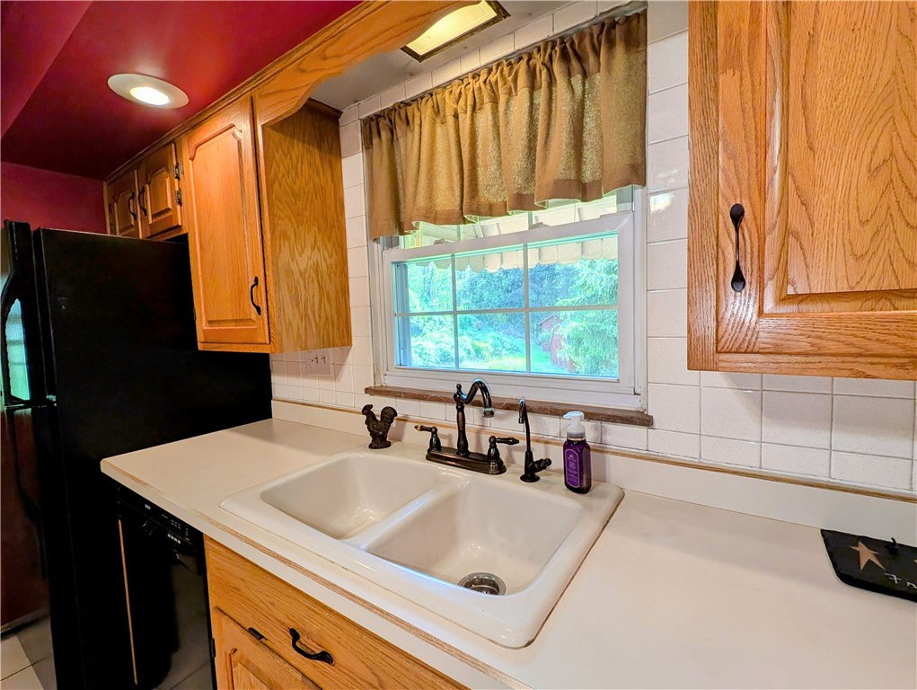 Unity Twp, Pennsylvania 15601, United States, 4 Bedrooms Bedrooms, ,2 BathroomsBathrooms,Residential,Contingent,133101