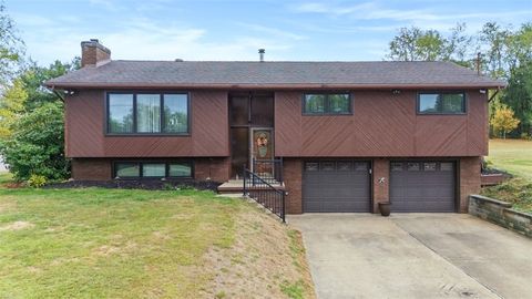 Photo of 109 Sunset Ln, Aliquippa, PA 15001 (MLS # 1726569)