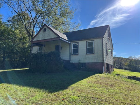 Homes For Sale - 22 Finnin Rd Rd<br/> Allegheny Twp, PA 15068