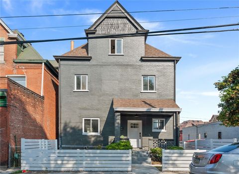 Photo of 731 Mellon St, Pittsburgh, PA 15206 (MLS # 1740093)