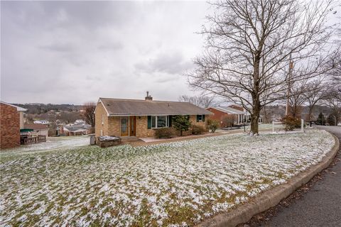 Photo of 129 Franklin Dr, Greensburg, PA 15601 (MLS # 1741737)