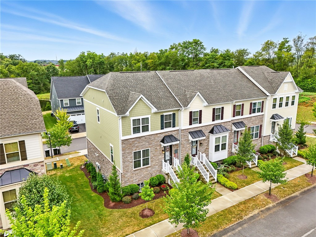 1006 Mohawk Lane