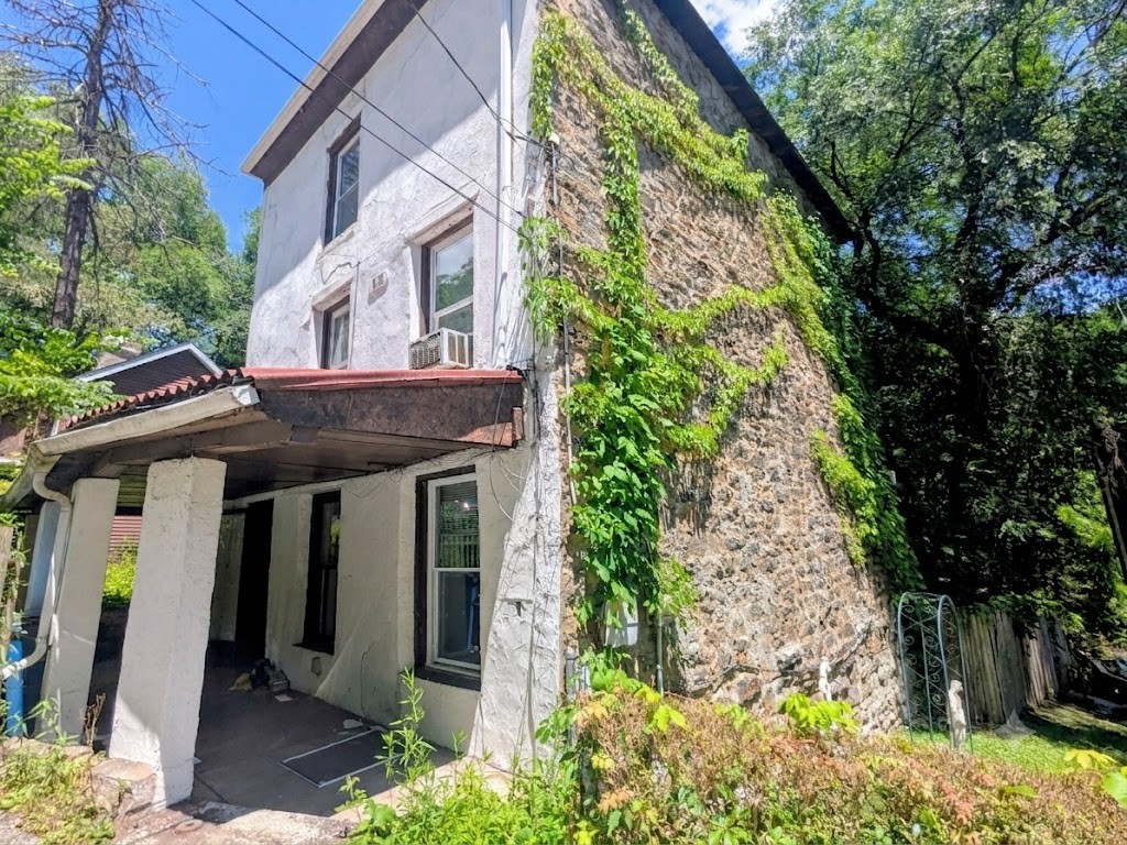 Photo 1 of 37 — 132 Leneake St, Wilkins Twp, PA 15145