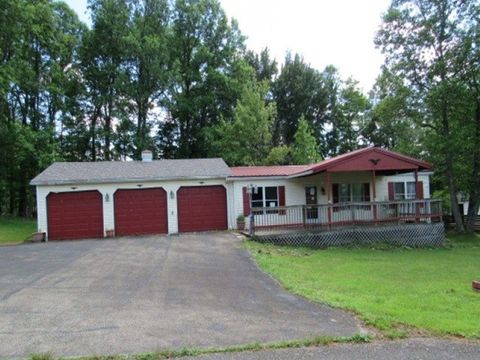 Photo of 140 Victoria Ln, Hopwood, PA 15445 (MLS # 1761834)