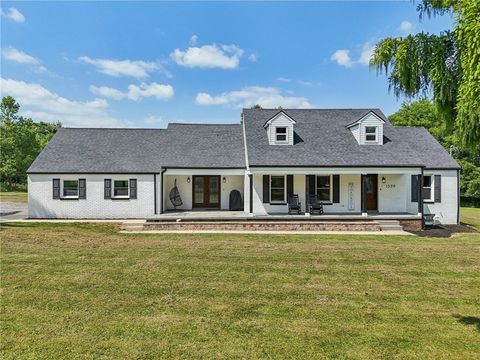 1530 Sunny Ave Union Twp PA 16101