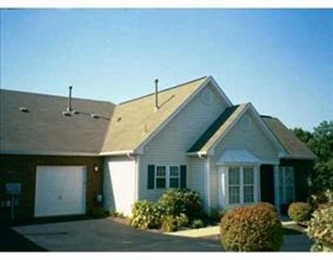 Photo of 2105 Greystone Dr, Moon Twp, PA 15108 (MLS # 1729145)