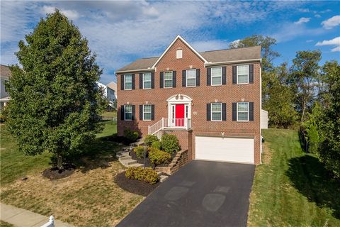 Photo of 2076 Majestic Dr, Canonsburg, PA 15317 (MLS # 1741107)