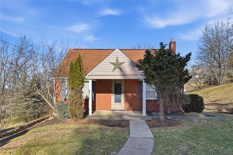 Photo of 345 Franklin Dr, Pittsburgh, PA 15241 (MLS # 1741325)