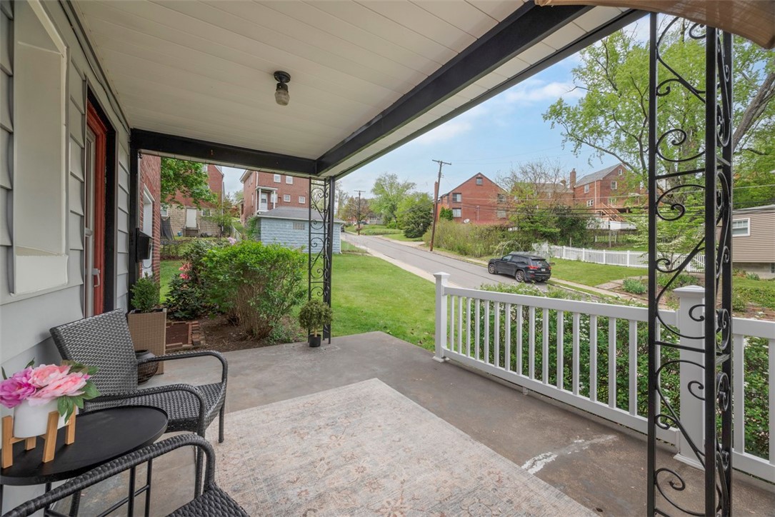 4044 Cloverlea St St, Brentwood, Pennsylvania image 8