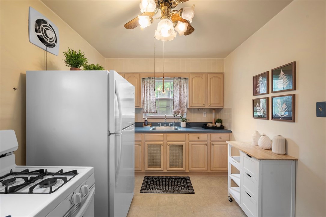 4044 Cloverlea St St, Brentwood, Pennsylvania image 18
