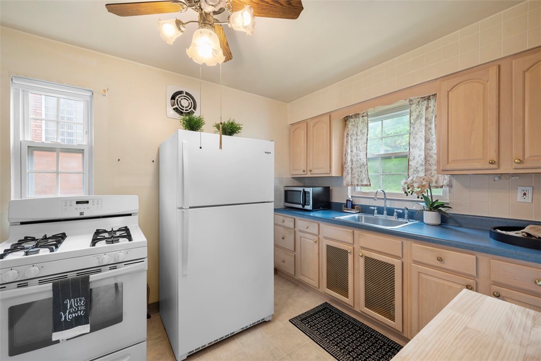 4044 Cloverlea St St, Brentwood, Pennsylvania image 17