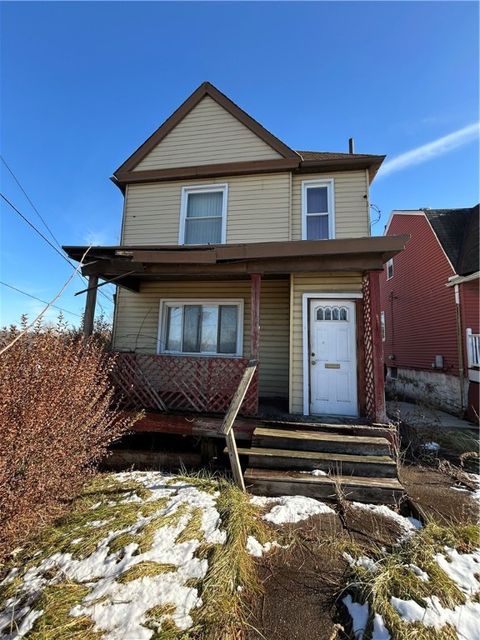 Photo of 412 5th St, Clairton, PA 15025 (MLS # 1737102)