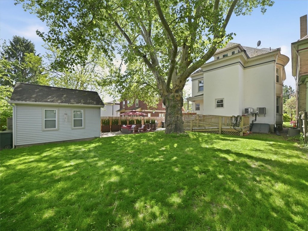 6611 Dalzell Place
