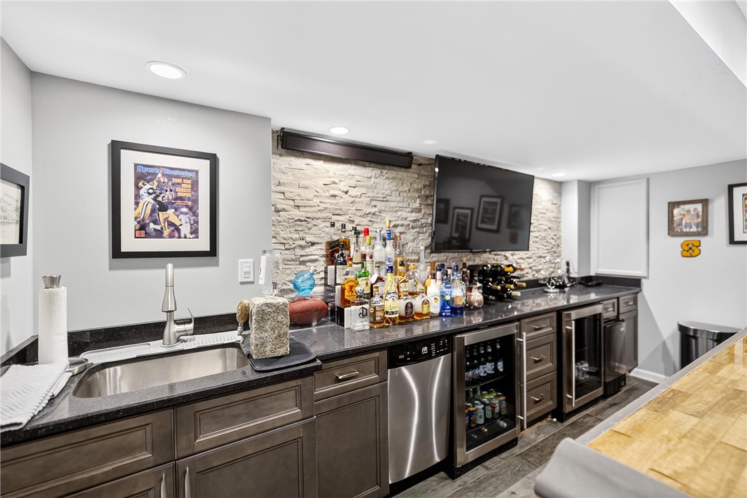 South Fayette, Pennsylvania 15057, United States, 3 Bedrooms Bedrooms, ,3 BathroomsBathrooms,Residential,Contingent,181997