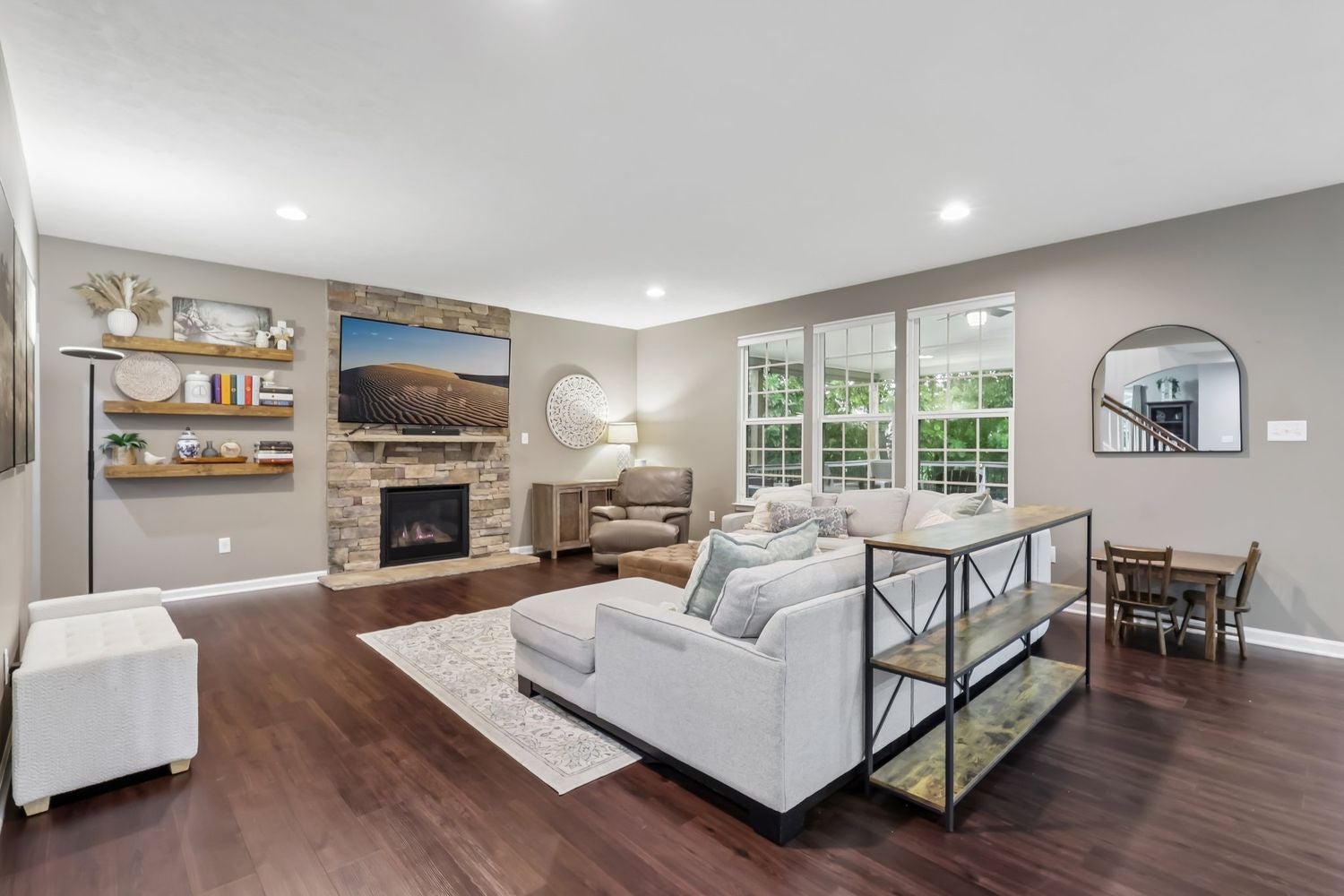 4040 Bentwood Drive