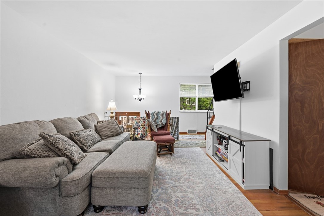 239 Golden Gate Dr