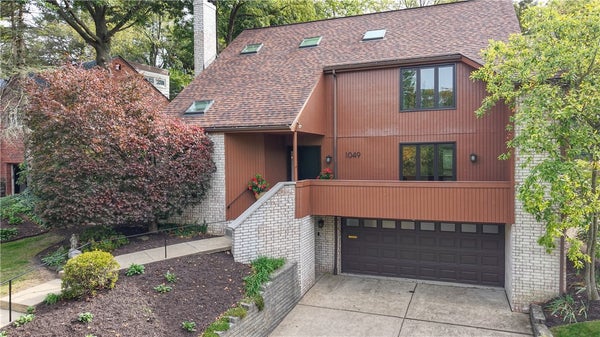 1049 LINDENDALE DR, PITTSBURGH, PA 15243 - Image 83d7d27de6381fb1ab081e2c33337ef2/1766906366