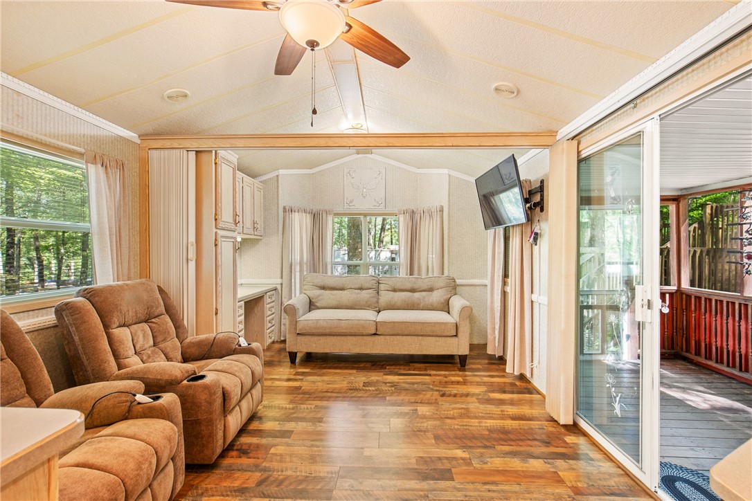 Somerset Twp, Pennsylvania 15501, United States, 1 Bedroom Bedrooms, ,2 BathroomsBathrooms,Residential,Active,183849