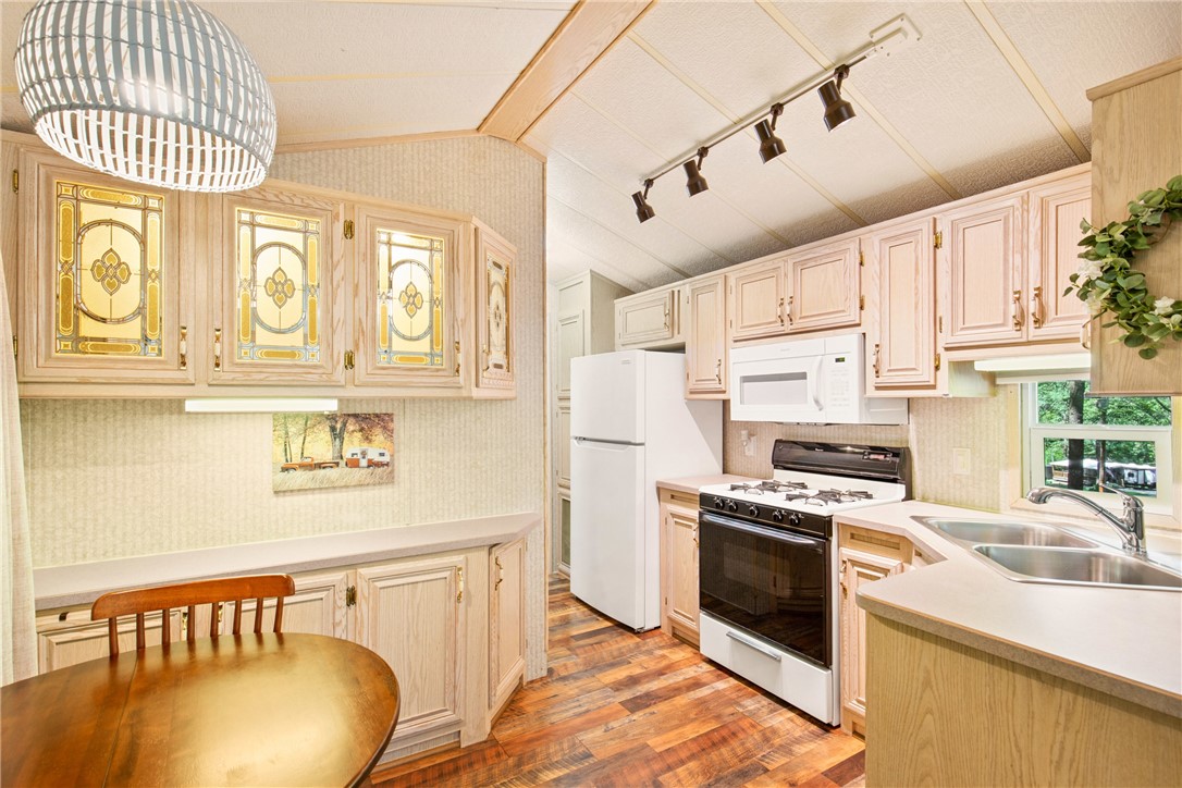 Somerset Twp, Pennsylvania 15501, United States, 1 Bedroom Bedrooms, ,2 BathroomsBathrooms,Residential,Active,183849