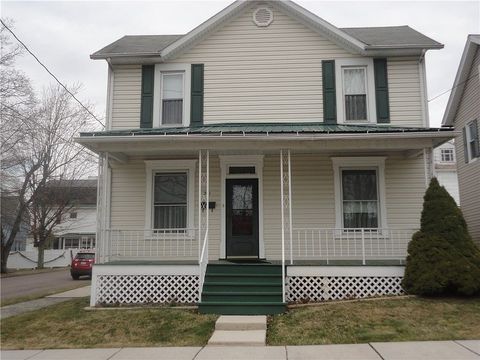 201 Lincoln Ave Meyersdale Boro PA 15552