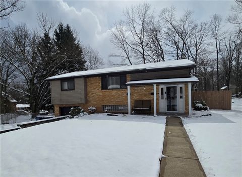 Photo of 107 Yosemite Dr, Pittsburgh, PA 15235 (MLS # 1744357)