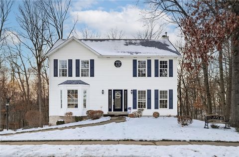 Photo of 186 Bayberry Ln, Cranberry Twp, PA 16066 (MLS # 1736040)