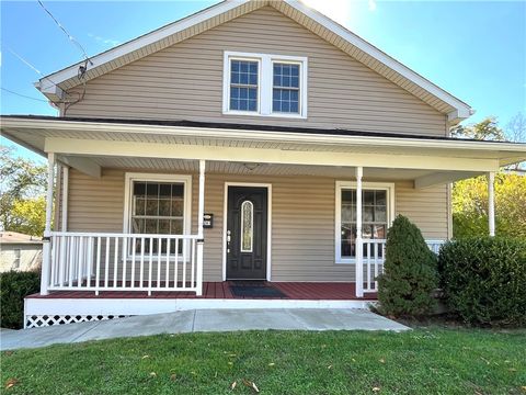 Photo of 241 W Water St, Slippery Rock, PA 16057 (MLS # 1726572)