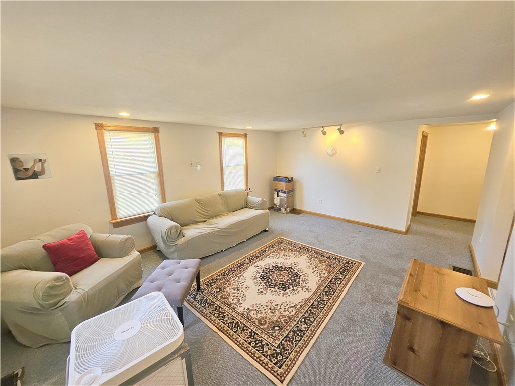 Slippery Rock Boro, Pennsylvania 16057, United States, 2 Bedrooms Bedrooms, ,1 BathroomBathrooms,Residential,Active,184510