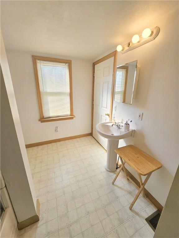 Slippery Rock Boro, Pennsylvania 16057, United States, 2 Bedrooms Bedrooms, ,1 BathroomBathrooms,Residential,Active,184510