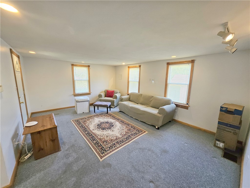 Slippery Rock Boro, Pennsylvania 16057, United States, 2 Bedrooms Bedrooms, ,1 BathroomBathrooms,Residential,Active,184510