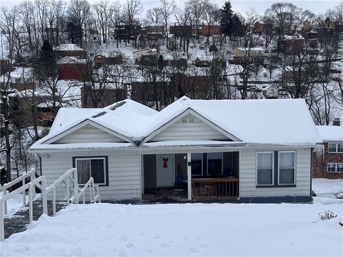 Photo of 61 Pointview Rd, Pittsburgh, PA 15227 (MLS # 1738554)