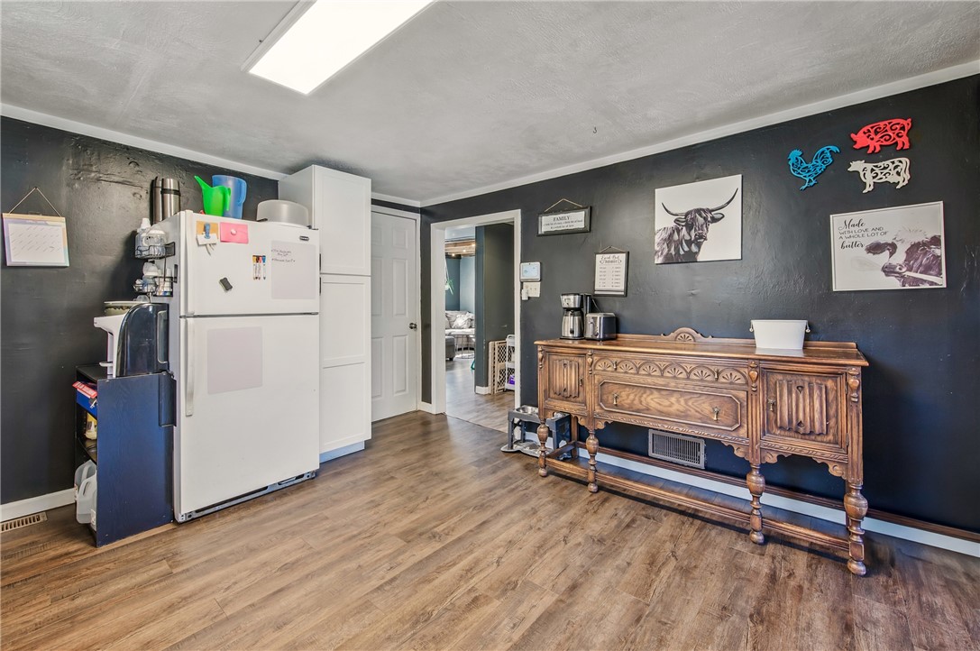 South Pymatuning Twp, Pennsylvania 16150, United States, 3 Bedrooms Bedrooms, ,2 BathroomsBathrooms,Residential,Active,121109