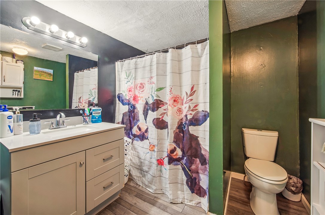 South Pymatuning Twp, Pennsylvania 16150, United States, 3 Bedrooms Bedrooms, ,2 BathroomsBathrooms,Residential,Active,121109