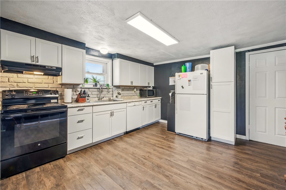 South Pymatuning Twp, Pennsylvania 16150, United States, 3 Bedrooms Bedrooms, ,2 BathroomsBathrooms,Residential,Active,121109