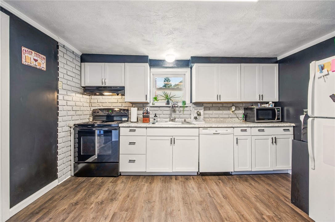 South Pymatuning Twp, Pennsylvania 16150, United States, 3 Bedrooms Bedrooms, ,2 BathroomsBathrooms,Residential,Active,121109