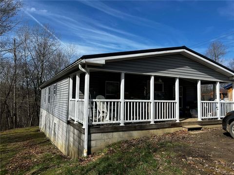 Photo of 293 Garretts Run Rd, Kittanning, PA 16201 (MLS # 1747471)