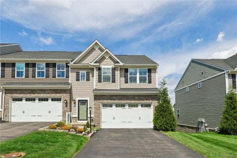 Townhouse For Sale - 232 Frances Lane Ln<br/> Cecil, PA 15057