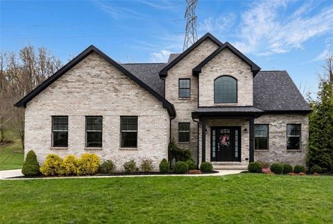 2547 Forest Brook Dr Upper St Clair PA 15241