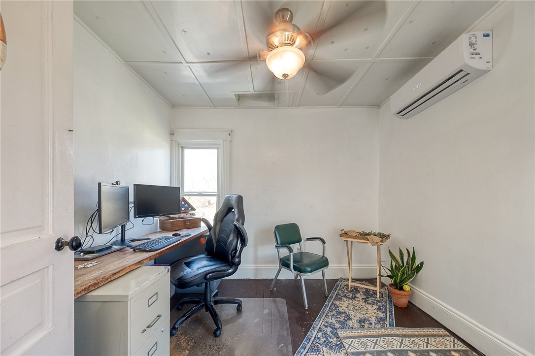 Mars Boro, Pennsylvania 16046, United States, 3 Bedrooms Bedrooms, ,1 BathroomBathrooms,Residential,Contingent,90925