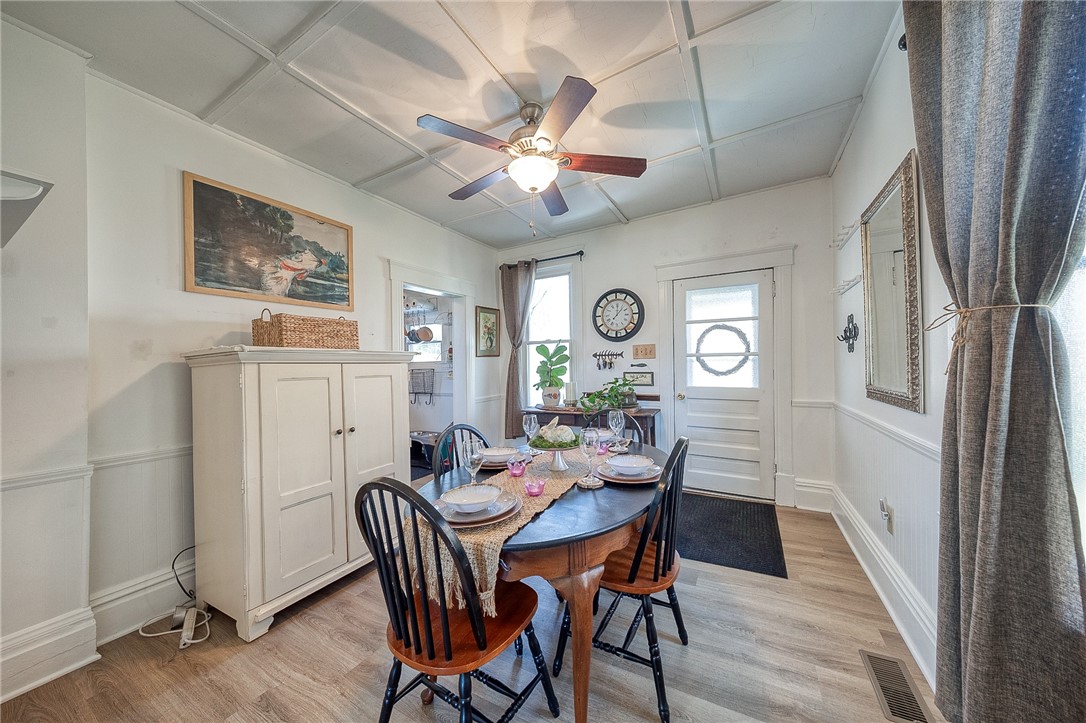 Mars Boro, Pennsylvania 16046, United States, 3 Bedrooms Bedrooms, ,1 BathroomBathrooms,Residential,Contingent,90925